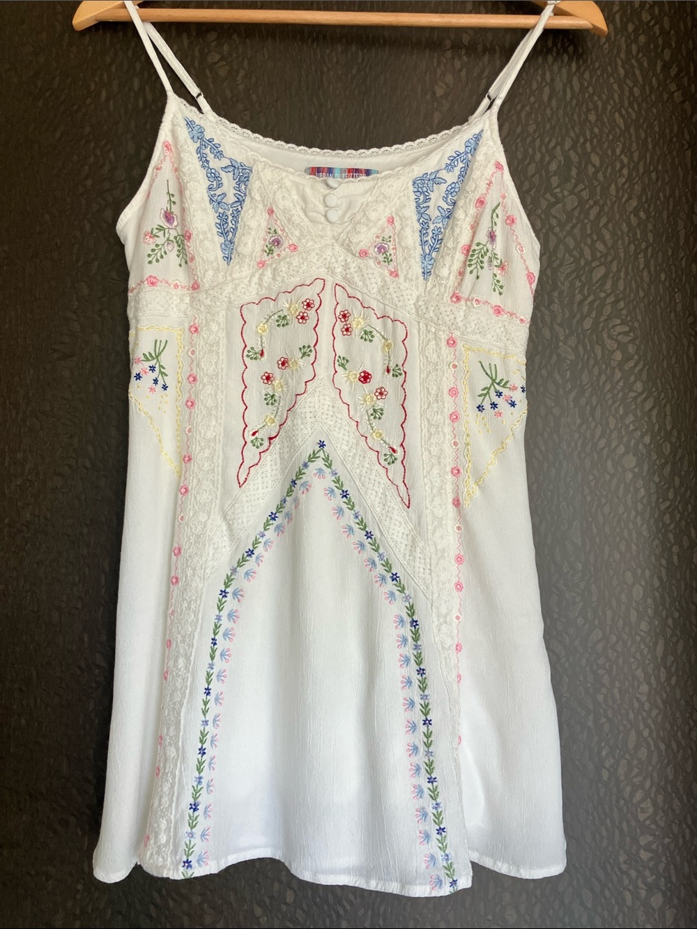URBAN OUTFITTERS Skylar White Embroidered Mini Slip Dress Women’s Size M